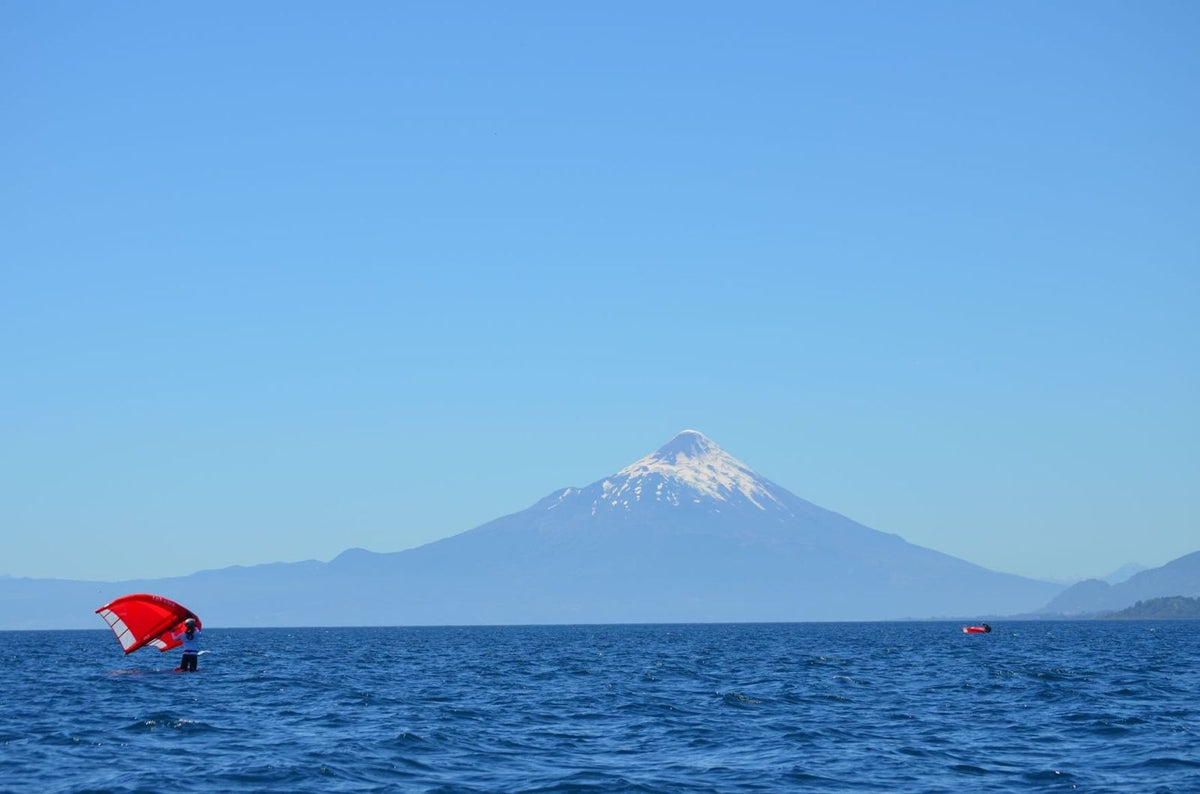 Regala una clase de wingfoil en Puerto Varas