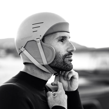 Charger Water Helmet - en uso